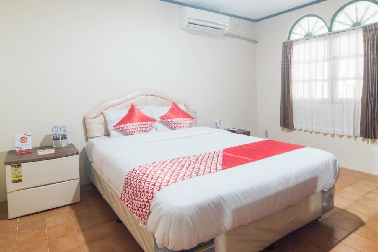 โอโย 1688 คอลลิน บีช โฮเต็ล Hotel อัมบอน ภายนอก รูปภาพ