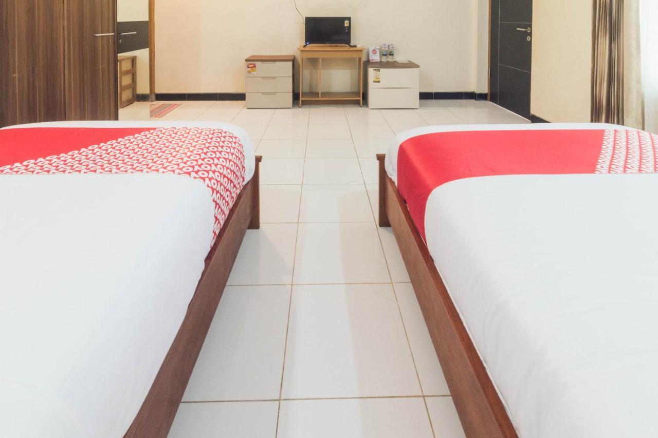 โอโย 1688 คอลลิน บีช โฮเต็ล Hotel อัมบอน ภายนอก รูปภาพ