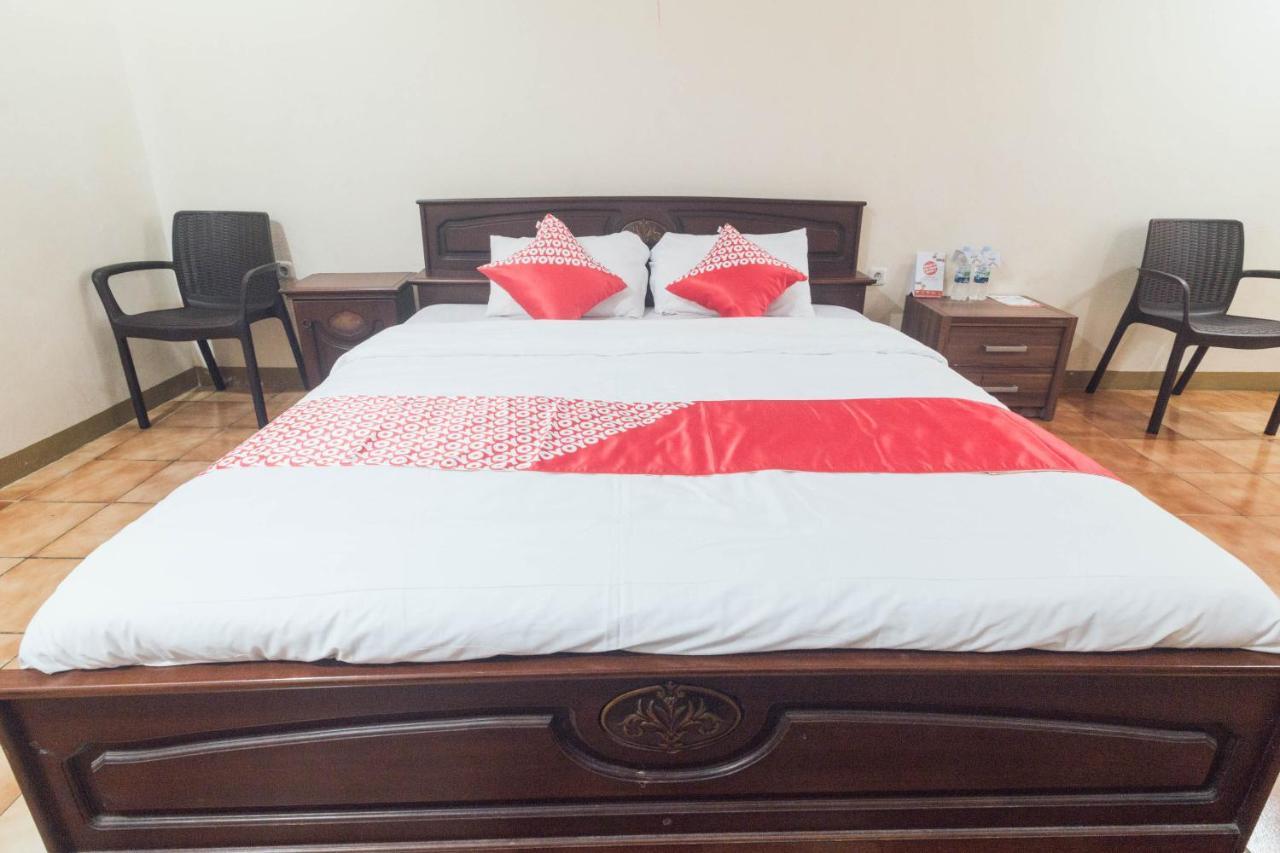 โอโย 1688 คอลลิน บีช โฮเต็ล Hotel อัมบอน ภายนอก รูปภาพ