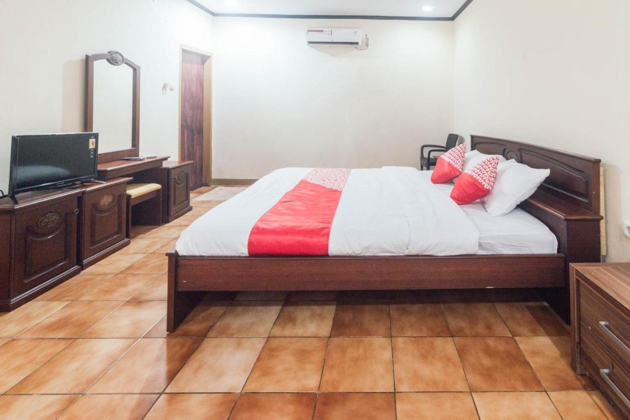 โอโย 1688 คอลลิน บีช โฮเต็ล Hotel อัมบอน ภายนอก รูปภาพ