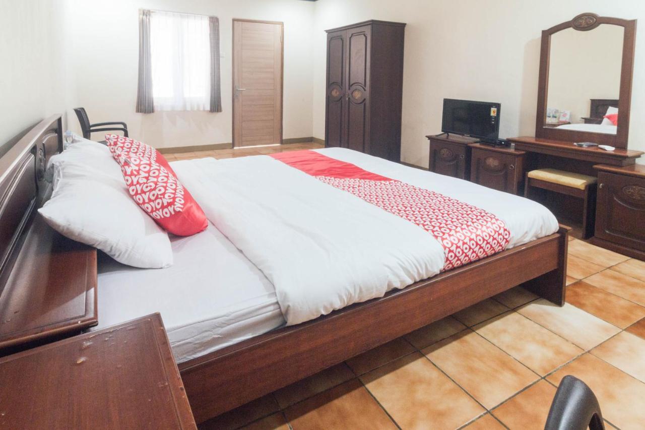 โอโย 1688 คอลลิน บีช โฮเต็ล Hotel อัมบอน ภายนอก รูปภาพ